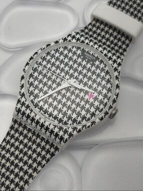 Swatch Watch - SUOW138 - CHICKEN RUN (Pink)
